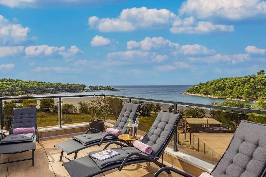Villa Palma - Seaside Luxury Villa For 6 Person! Pula
